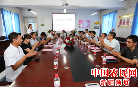 上海援疆莎车分指挥部领导在阿热勒乡卫生院“三降一提高”工作