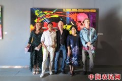 艺栈空间新展开幕——美国艺术家迈克尔向时代呐喊：“十万火急！”