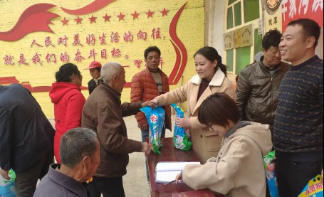 吴堡县以财政奖补扶起“脱贫志气”