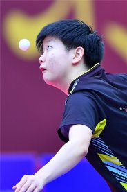 全国乒乓球锦标赛：河北小将孙颖莎晋级女单决赛
