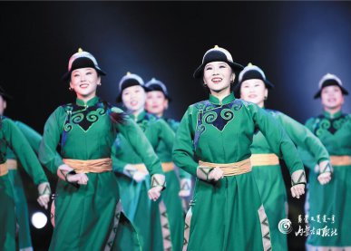 首届内蒙古民间舞蹈大赛落幕